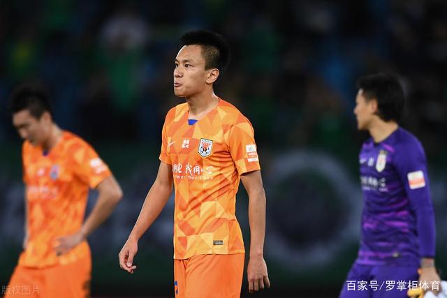 组图：西班牙2-0法国 法国队主教练德尚接受采访表情失望
